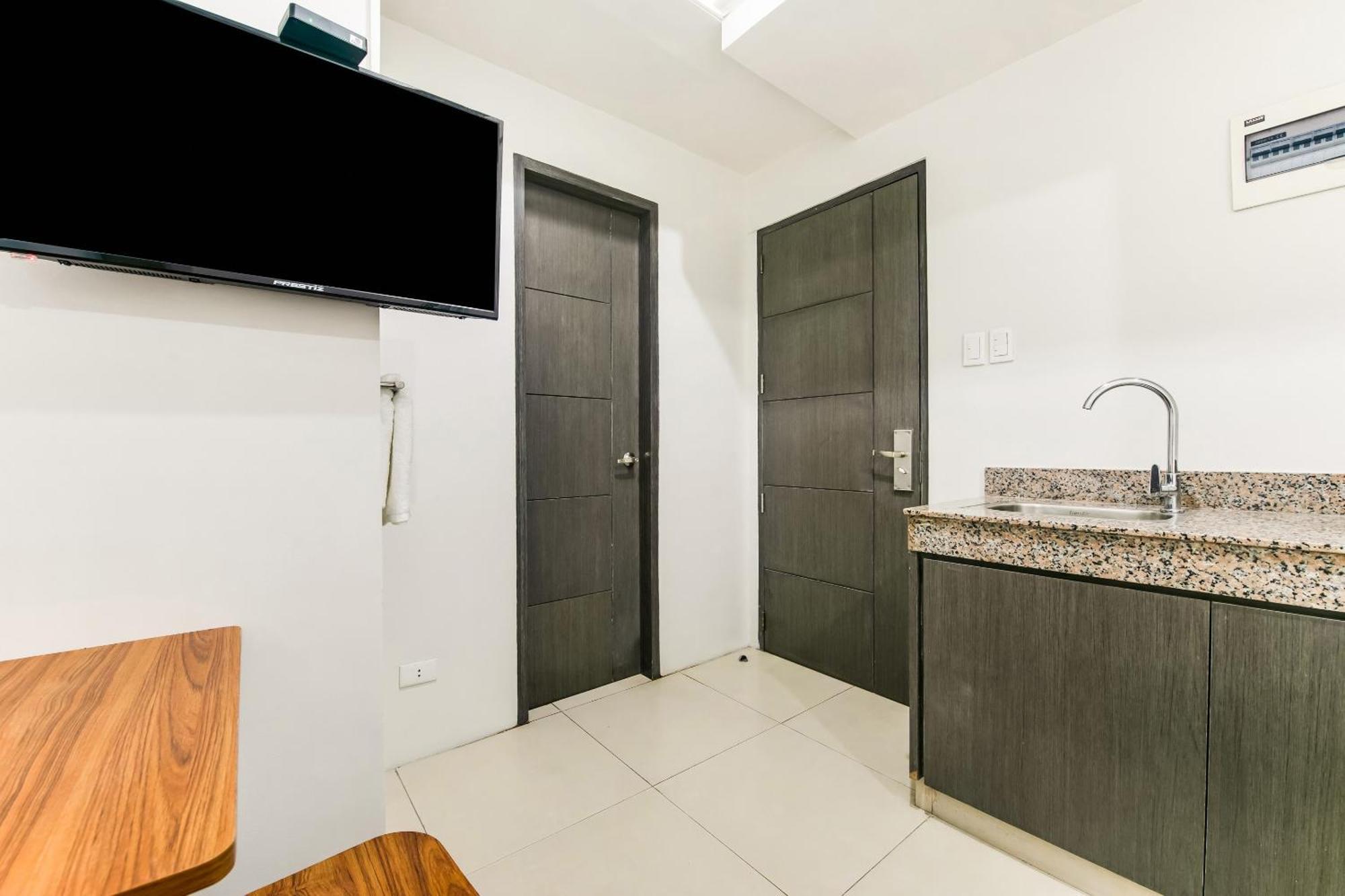 Regal Residences Ciudad Quezon Exterior foto